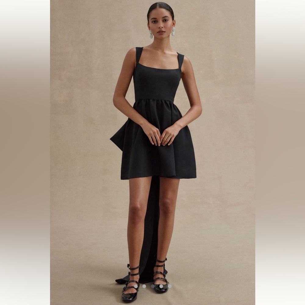 NWT Sachin & Babi Blaine Taffeta Square-Neck Bow
Train Mini Dress